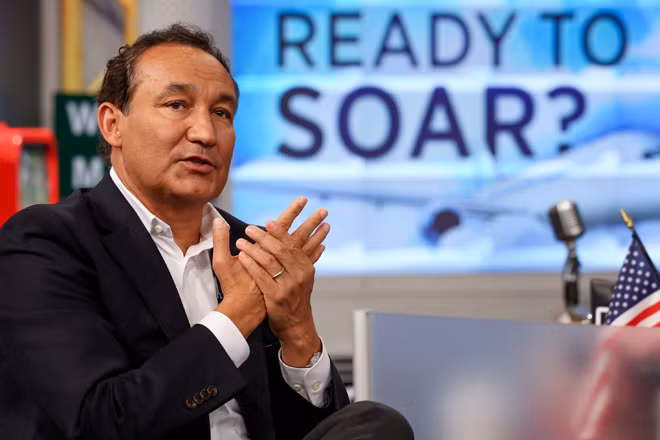 Giám đốc điều hành của United Airlines, ông Oscar Munoz.