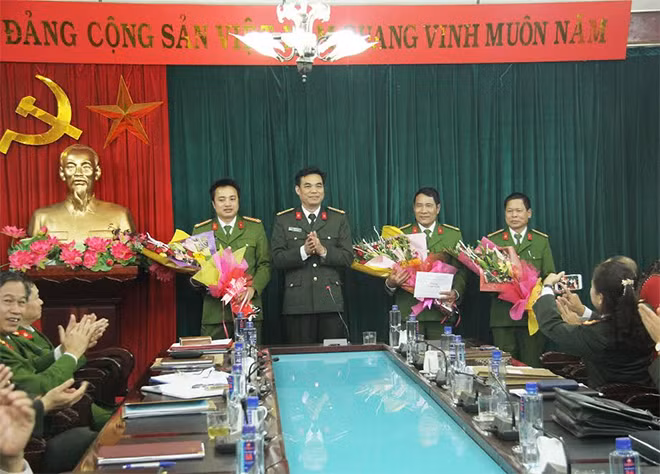 Thưởng nóng cho Ban Chuyên án.