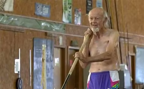 Cụ ông William Bell.