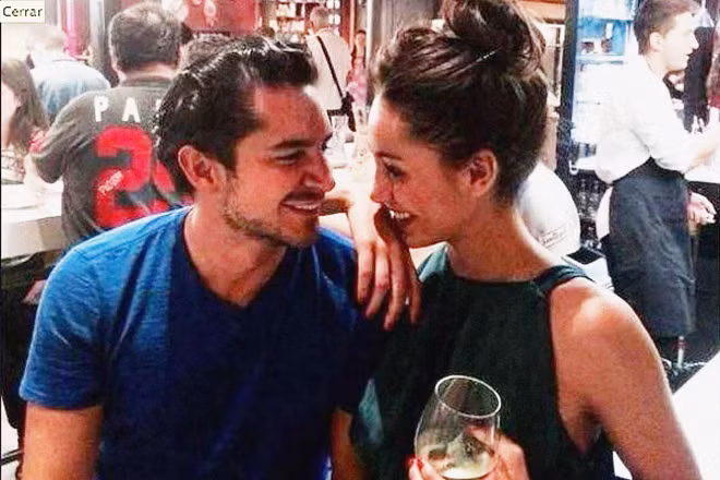 Juan Pablo Munoz Hernández và nữ minh tinh Colombian Carolina Guerra.