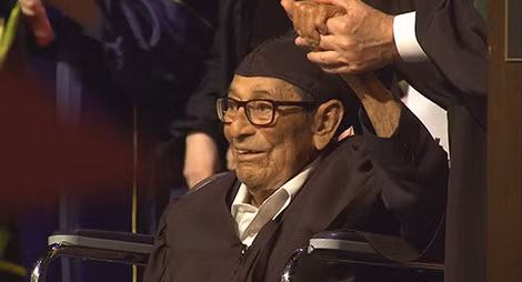 Cụ ông Alfonso Gonzales.
