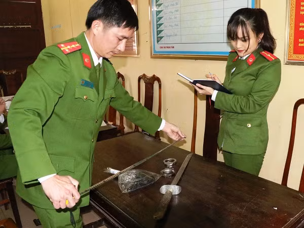 Tang vật bị thu giữ. Tang vật bị thu giữ.