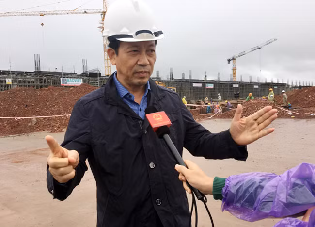 Phó Chủ tịch UBND tỉnh Quảng Ninh Nguyễn Văn Thành trả lời phỏng vấn. Phó Chủ tịch UBND tỉnh Quảng Ninh Nguyễn Văn Thành trả lời phỏng vấn.