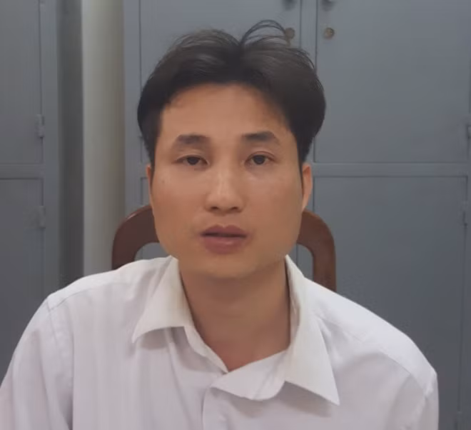 Phạm Đức Thế tại cơ quan Công an.