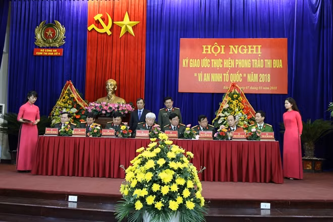 Cụm thi đua số 4 ký giao ước thực hiện phong trào thi đua “Vì an ninh Tổ quốc” năm 2018