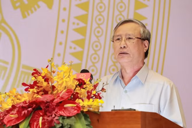 Đồng chí Trần Quốc Vượng, Thường trực Ban Bí thư Trung ương phát biểu chỉ đạo Hội nghị