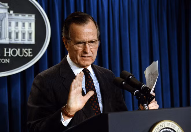 Cựu Tổng thống George Herbert Walker Bush. Cựu Tổng thống George Herbert Walker Bush.