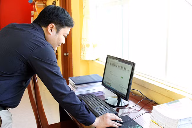 … độc giả còn có thể truy cập internet thông qua hệ thống thư viện điện tử.