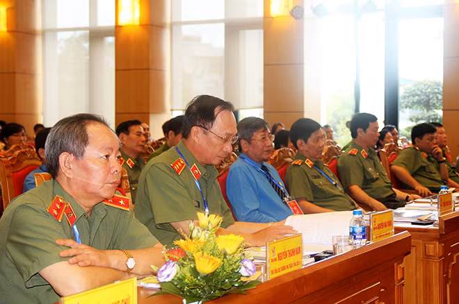 Thứ trưởng Nguyễn Văn Thành và đồng chí Trần Thanh Hải, Phó Chủ tịch Thường trực Tổng liên đoàn Lao động Việt Nam dự đại hội.