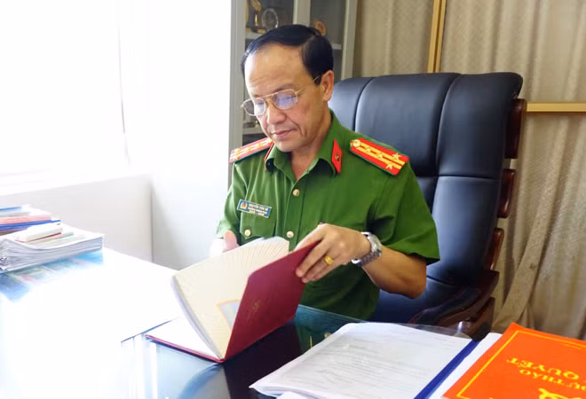 Ðại tá Nguyễn Văn Bé.