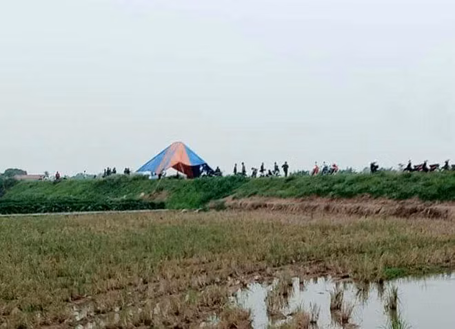 Khu vực hiện trường phát hiện tử thi chị Nguyễn T.H. Khu vực hiện trường phát hiện tử thi chị Nguyễn T.H.