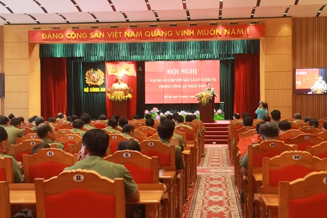 Toàn cảnh hội nghị.