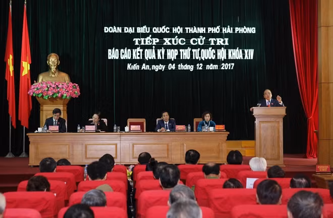 Thủ tướng phát biểu tại buổi tiếp với cư tri thành phố Hải Phòng.