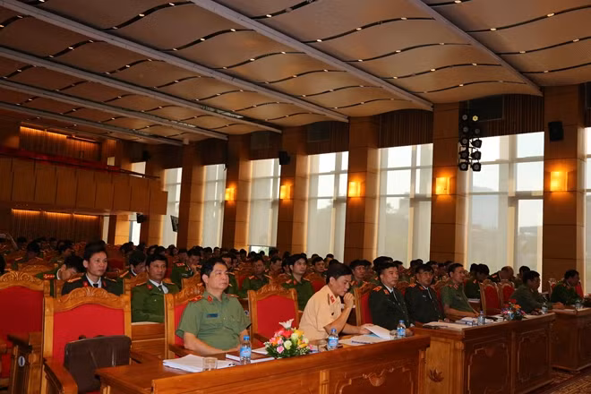 Quang cảnh hội nghị.