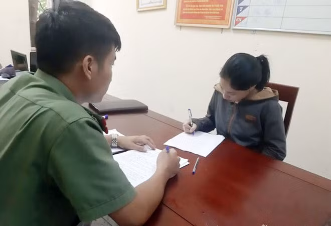 Đối tượng Hoàng Thị P. được Công an thị xã Cửa Lò triệu tập.