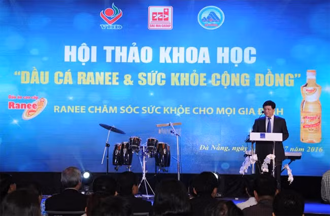 PGS-TS Lê Danh Tuyên - Viện Trưởng Viện Dinh dưỡng Quốc Gia( Bộ Y Tế) phát biểu khai mạc cho hội thảo khoa học Dầu cá Ranee và sức khoẻ cộng đồng.