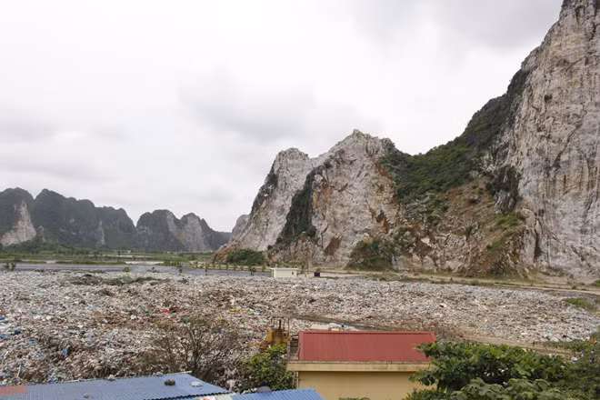 Bãi rác tạm Da Lợn. Bãi rác tạm Da Lợn.