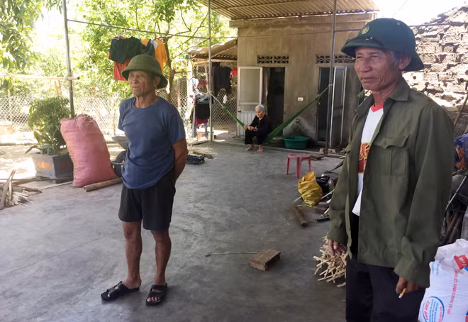 Người dân xóm Bắc Hải (Thạch Hải) trông ngóng được tách hộ, cấp đất xây nhà từ hàng chục năm nay.