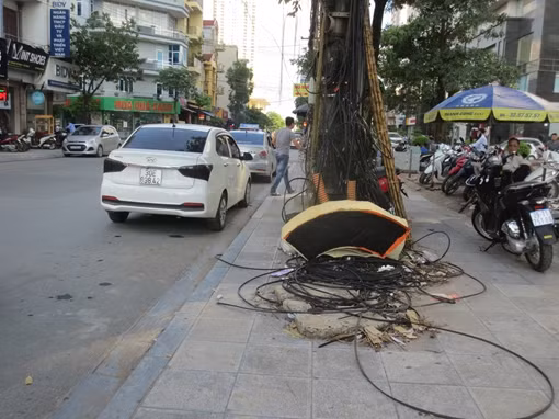 Vỉa hè Hà Nội sau thanh tra: Chỉ đạo quyết liệt nhưng… thực thi tà tà