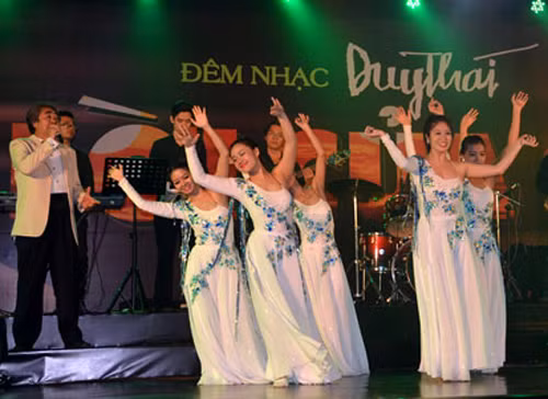 NSND Quang Thọ hát ca khúc của Duy Thái.