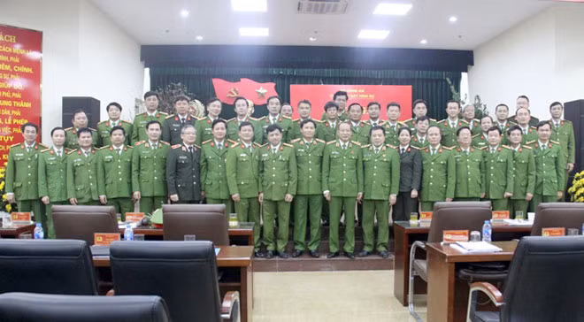 Thứ trưởng Lê Qúy Vương và các đại biểu tại Hội nghị