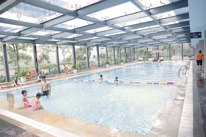 Các bể bơi Vinhomes được đầu tư xây dựng hiện đại, đạt tiêu chuẩn Resort và là điểm đến yêu thích của cư dân mỗi dịp hè về.