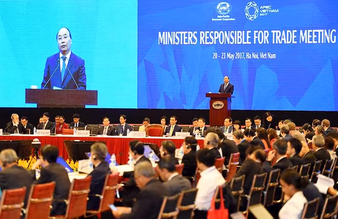 Thủ tướng Nguyễn Xuân Phúc phát biểu khai mạc Hội nghị Bộ trưởng Thương mại APEC lần thứ 23. Ảnh: VGP/Quang Hiếu Thủ tướng Nguyễn Xuân Phúc phát biểu khai mạc Hội nghị Bộ trưởng Thương mại APEC lần thứ 23. Ảnh: VGP/Quang Hiếu