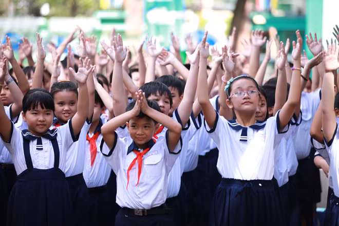 Sứ mệnh của người thầy là tìm ra phương pháp giáo dục nhằm định hướng đúng cho học trò, tôn trọng cá tính cũng như sự khác biệt của học trò (Ảnh minh họa) Sứ mệnh của người thầy là tìm ra phương pháp giáo dục nhằm định hướng đúng cho học trò, tôn trọng cá tính cũng như sự khác biệt của học trò (Ảnh minh họa)