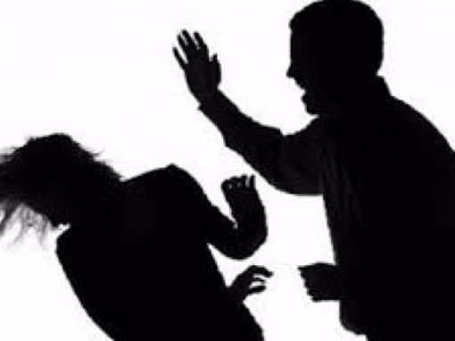 Đã ly hôn vẫn hành hạ, đánh đập dã man vợ cũ