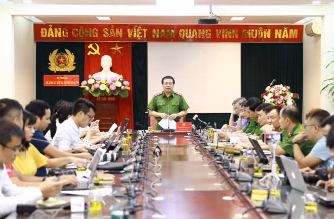 Trung tướng Phạm Văn Các, Cục trưởng CSĐT tội phạm về ma túy tại cuộc họp báo.