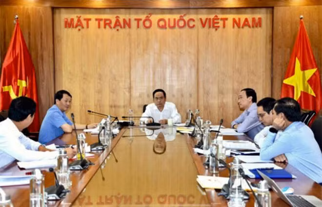 Đồng chí Trần Thanh Mẫn chủ trì họp rà soát công tác chuẩn bị chương trình “ Cả nước chung tay vì người nghèo” năm 2019.