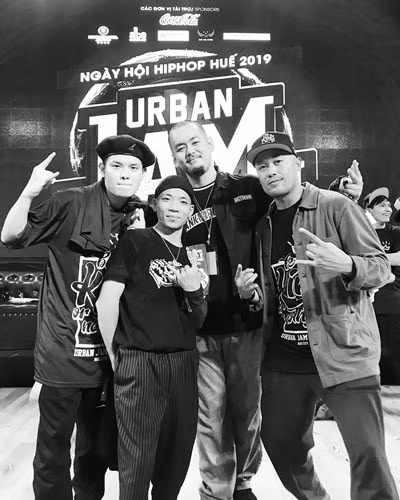 Hoa Đức Công trong một lần tham dự ngày hội Hip-Hop Huế 2019. Hoa Đức Công trong một lần tham dự ngày hội Hip-Hop Huế 2019.