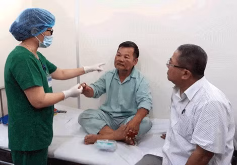 Ông Hà Văn Thạch được điều trị tại Bệnh viện Trung ương Huế. Ông Hà Văn Thạch được điều trị tại Bệnh viện Trung ương Huế.