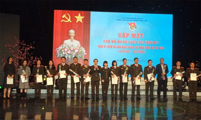 ĐTN Cục Truyền thông CAND tri ân cựu cán bộ Đoàn qua các thời kỳ Đại biểu dự Gặp mặt.