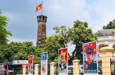 Hà Nội đẹp hơn trong dịp kỷ niệm 65 năm Ngày Giải phóng Thủ đô