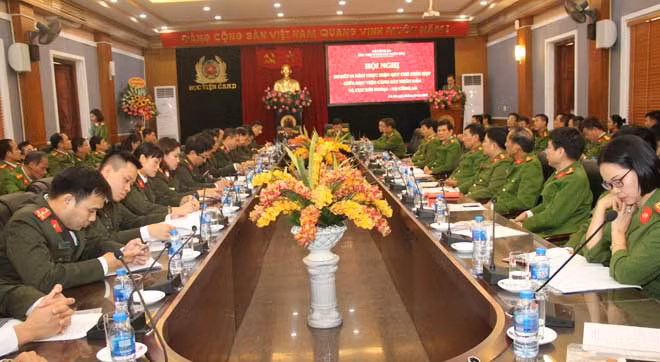 Hai đơn vị thảo luận tìm giải pháp nâng cao hơn nữa hiệu quả của công tác phối hợp.