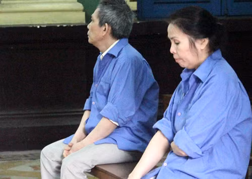 Vợ chồng Vân - Lâm ngày ra tòa.