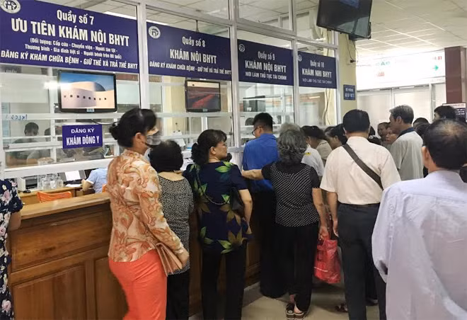 Đăng ký khám trước, người dân sẽ không mất thời gian chờ đợi.