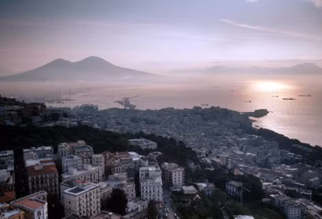 Naples là nơi có nhiều băng đảng mafia khét tiếng hoạt động. Ảnh: Corbis.