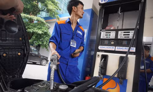 Giá xăng dầu trong nước lần thứ 3 liên tiếp giảm giá từ đầu năm. Giá xăng dầu trong nước lần thứ 3 liên tiếp giảm giá từ đầu năm.