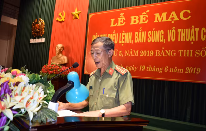 Đại tá Phạm Bá Hậu, Phó Cục trưởng Cục Công tác Đảng và Công tác Chính trị phát biểu tại buổi lễ.