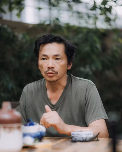 “Tôi không nhớ phải mất bao nhiêu thời gian nhưng cứ bền bỉ, cố gắng từng tí một. Nhận được vai diễn nào là mất ăn, mất ngủ để suy nghĩ, tìm ra cho mình một lối diễn riêng".