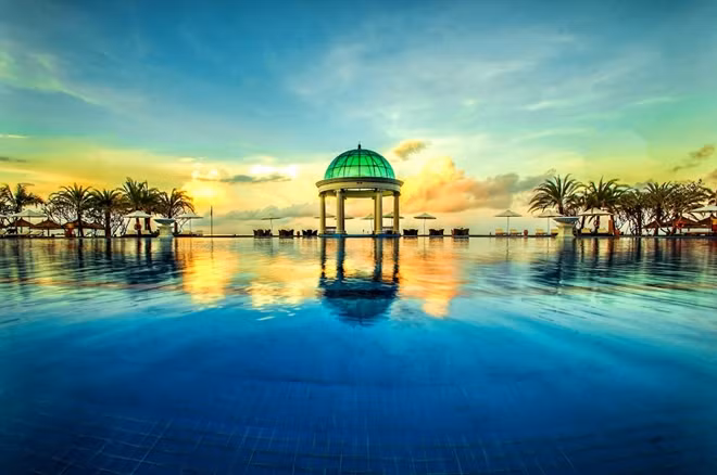 Bể bơi tại Vinpearl Resort&Golf Phú Quốc