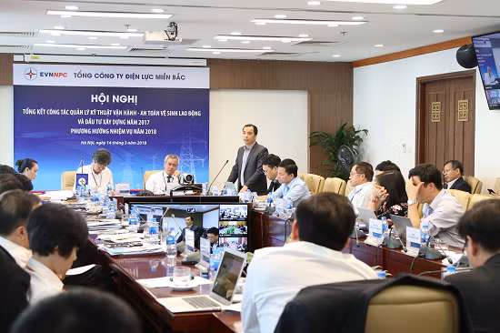 Tổng công ty Điện lực miền Bắc bàn các giải pháp chống quá tải, giảm thiểu tổn thất điện năng.