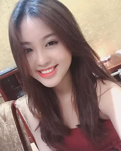 Bảo Ngọc có vẻ ngoài xinh xắn, dịu dàng "gây thương nhớ" cho người đối diện. Ít ai ngờ, cô nàng nuôi ước mơ trở thành cảnh sát từ nhỏ.