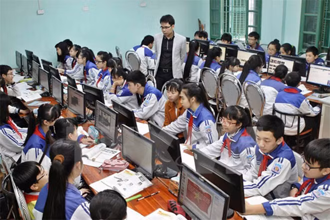 Internet đã phổ biến đến hơn 50% dân số. Việc quản lý Internet là yêu cầu khách quan.