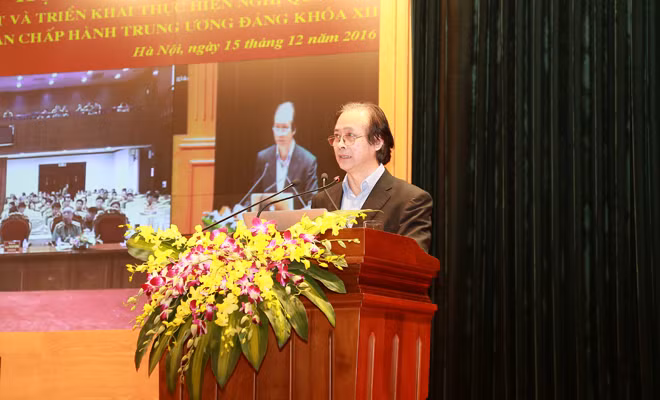 Đồng chí Đỗ Đình Hoằng truyền đạt các Nghị quyết và Kết luận của Hội nghị Trung ương 4 (khóa XII). Đồng chí Đỗ Đình Hoằng truyền đạt các Nghị quyết và Kết luận của Hội nghị Trung ương 4 (khóa XII).