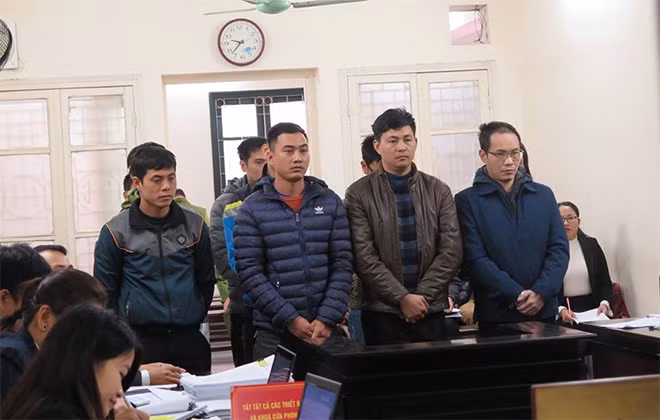 Bị cáo Lương và đồng phạm tại phiên xét xử.