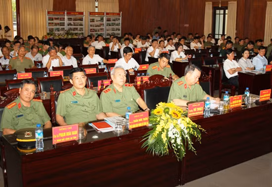 Đại biểu dự Lễ kỷ niệm.