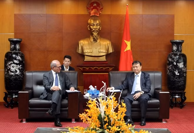 Thứ trưởng Bộ Công Thương Đỗ Thắng Hải tiếp Tổng giám đốc Tổ chức Cấm vũ khí hóa học– ngài Ahmet Üzümcü.